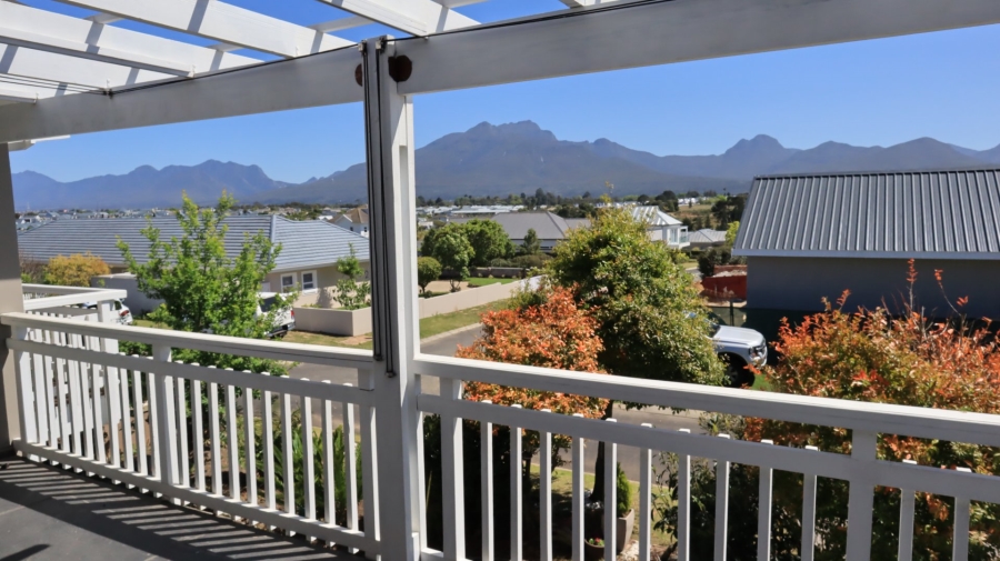 4 Bedroom Property for Sale in Kraaibosch Manor Western Cape